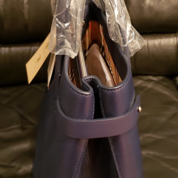 Burberry Medium Banner in Leather & Vintage Check - Picture 4 of 8